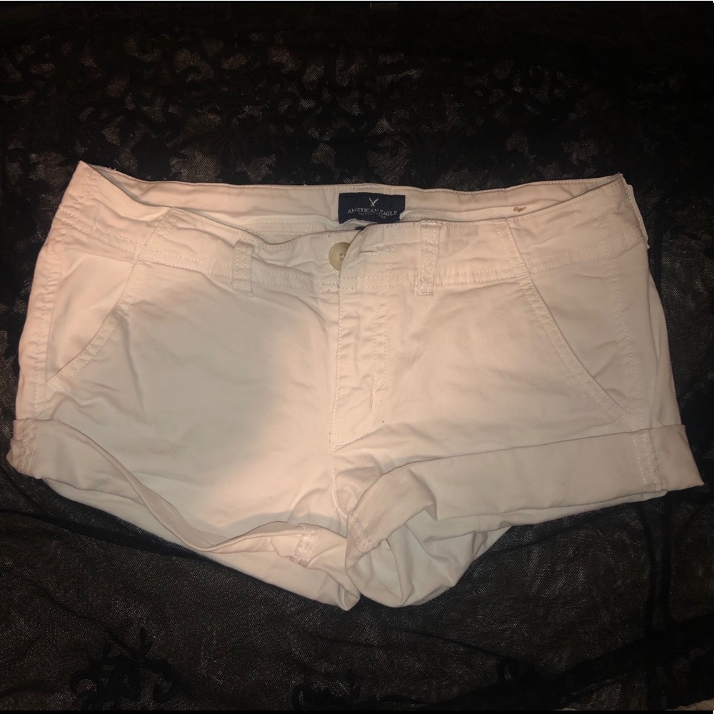white american eagle shorts!!